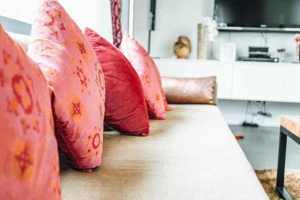 Les Indispensables pour Aménager Votre Piscine Semi-Enterrée avec Style et Confort